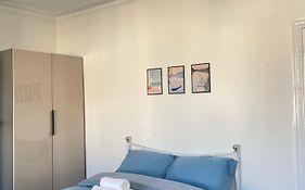 Cosy Double Rooms A Stones Throw From Wembley Stadium