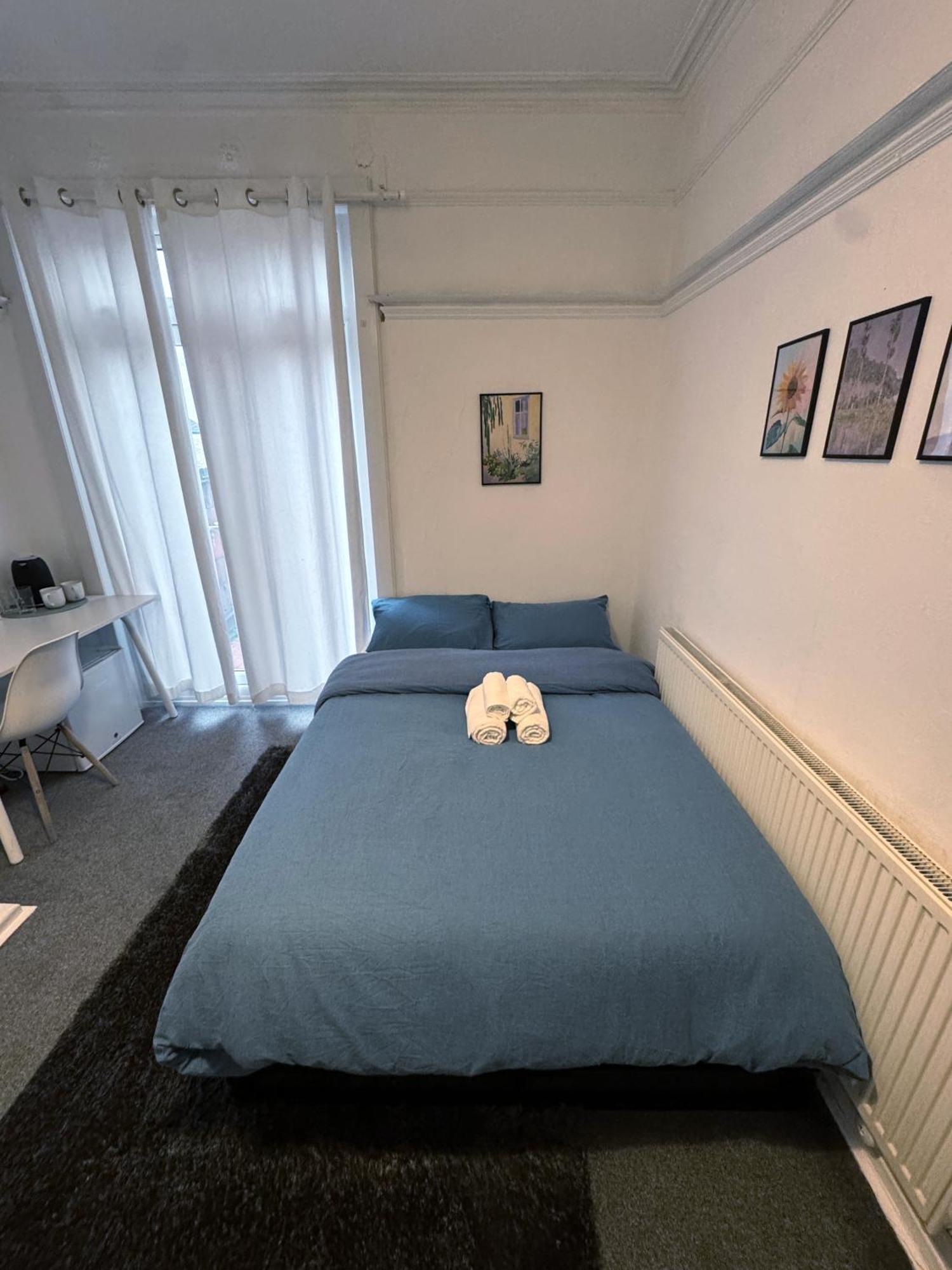 Cosy Double Rooms A Stones Throw From Wembley Stadium London Room photo