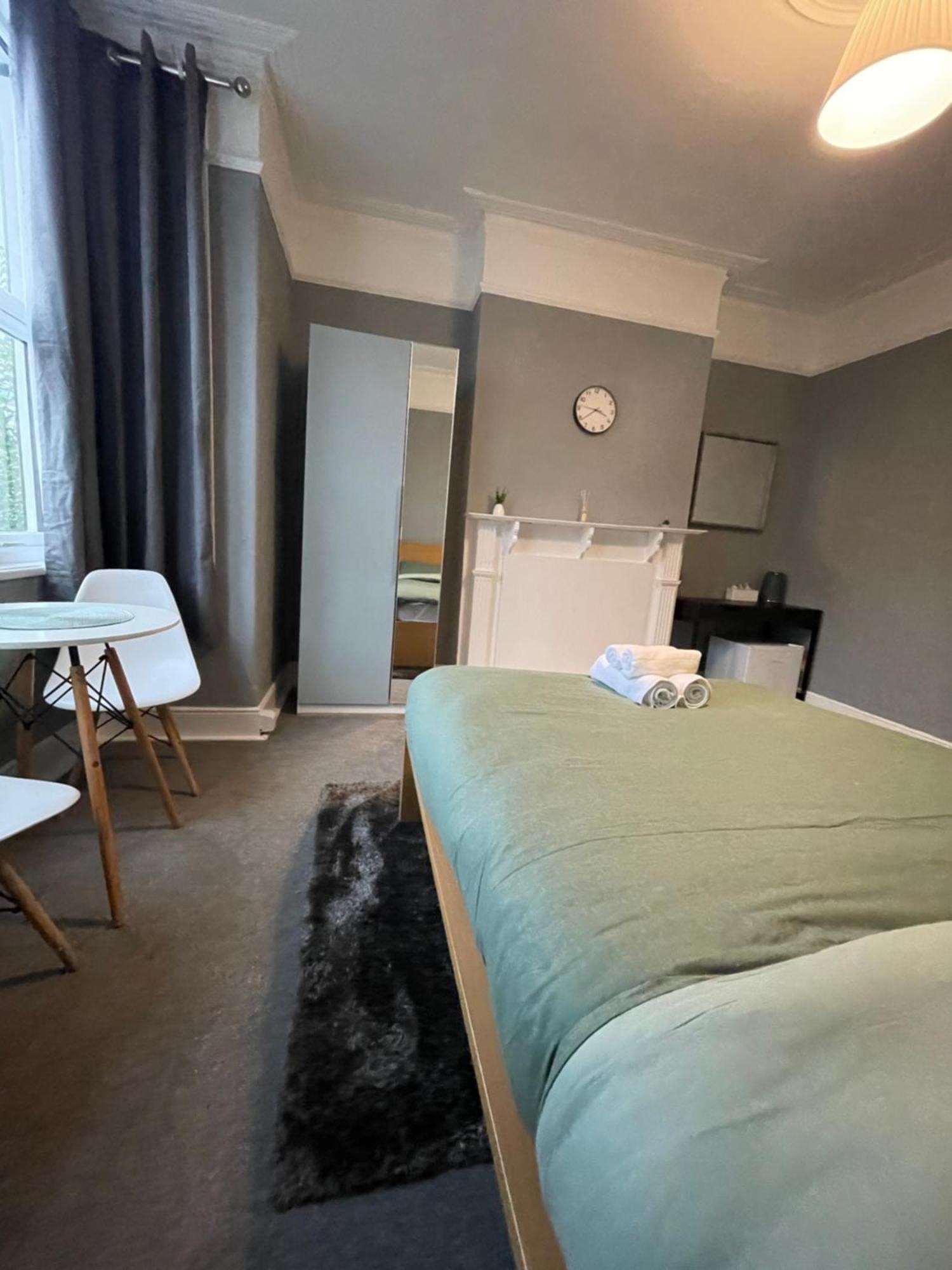 Cosy Double Rooms A Stones Throw From Wembley Stadium London Exterior photo